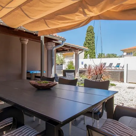 Above By Guide Villa Medulin