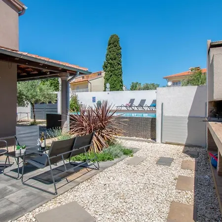 Vila Above By Guide Medulin