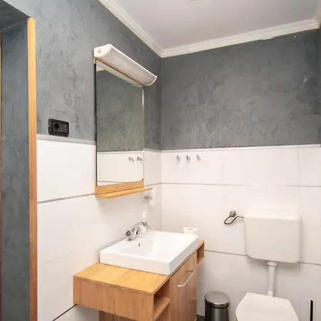 Vila Above By Guide *