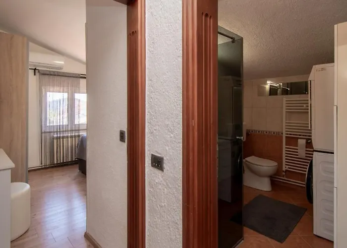 빌라 Above By Guide *