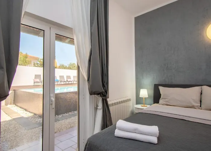 Above By Guide Villa Medulin