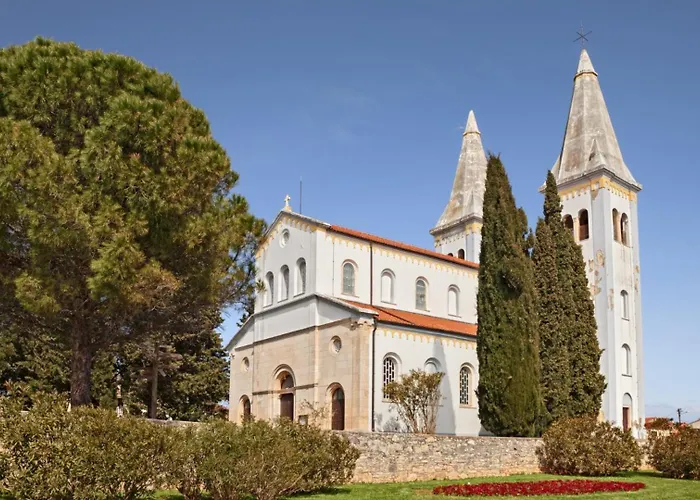 Above By Guide 빌라 메덜린